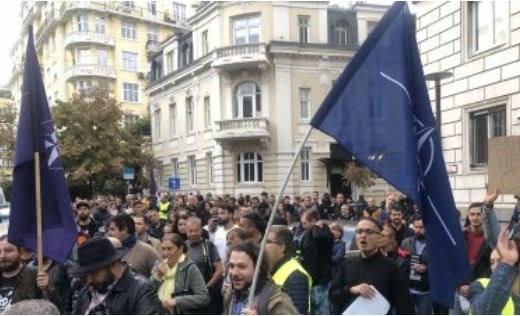 Протест с искане за оставката на столичния кмет Йорданка Фандъкова